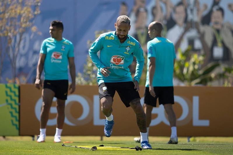 Sele&ccedil;&atilde;o enfrenta o Chile fora de casa