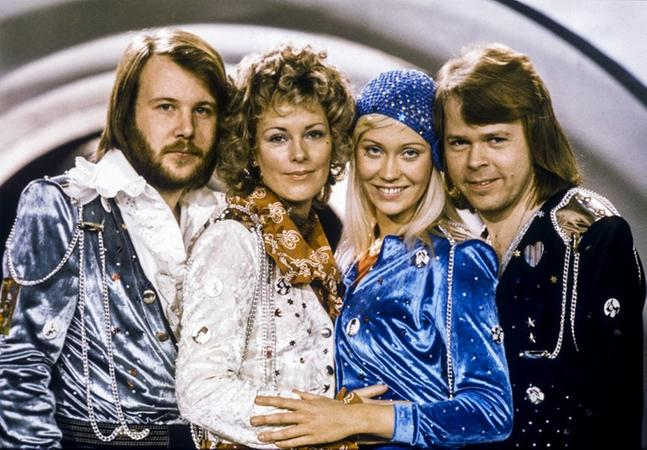O grupo ABBA promete novo &aacute;lbum para 5 de novembro
