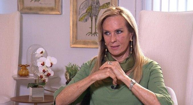 Hel&ocirc; Pinheiro descobriu um c&acirc;ncer na tire&oacute;ide e j&aacute; passou por uma cirurgia