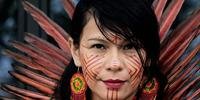 Daiara Tukano, do povo Tukano, é artista e ativista dos direitos indígenas