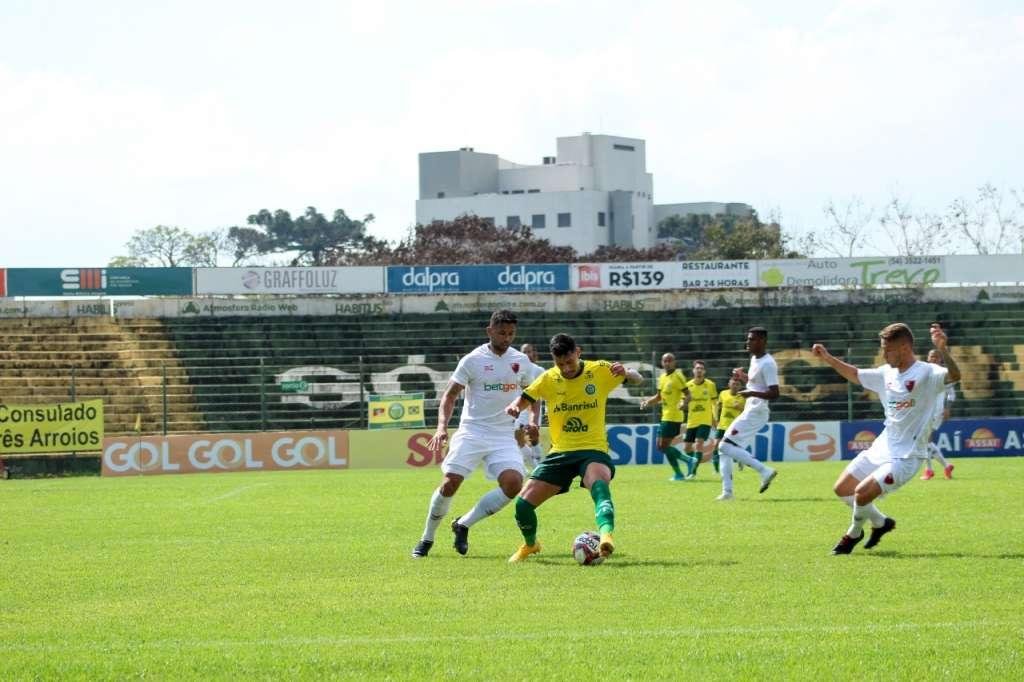 Time de Erechim pressionou no segundo tempo e garantiu resultado