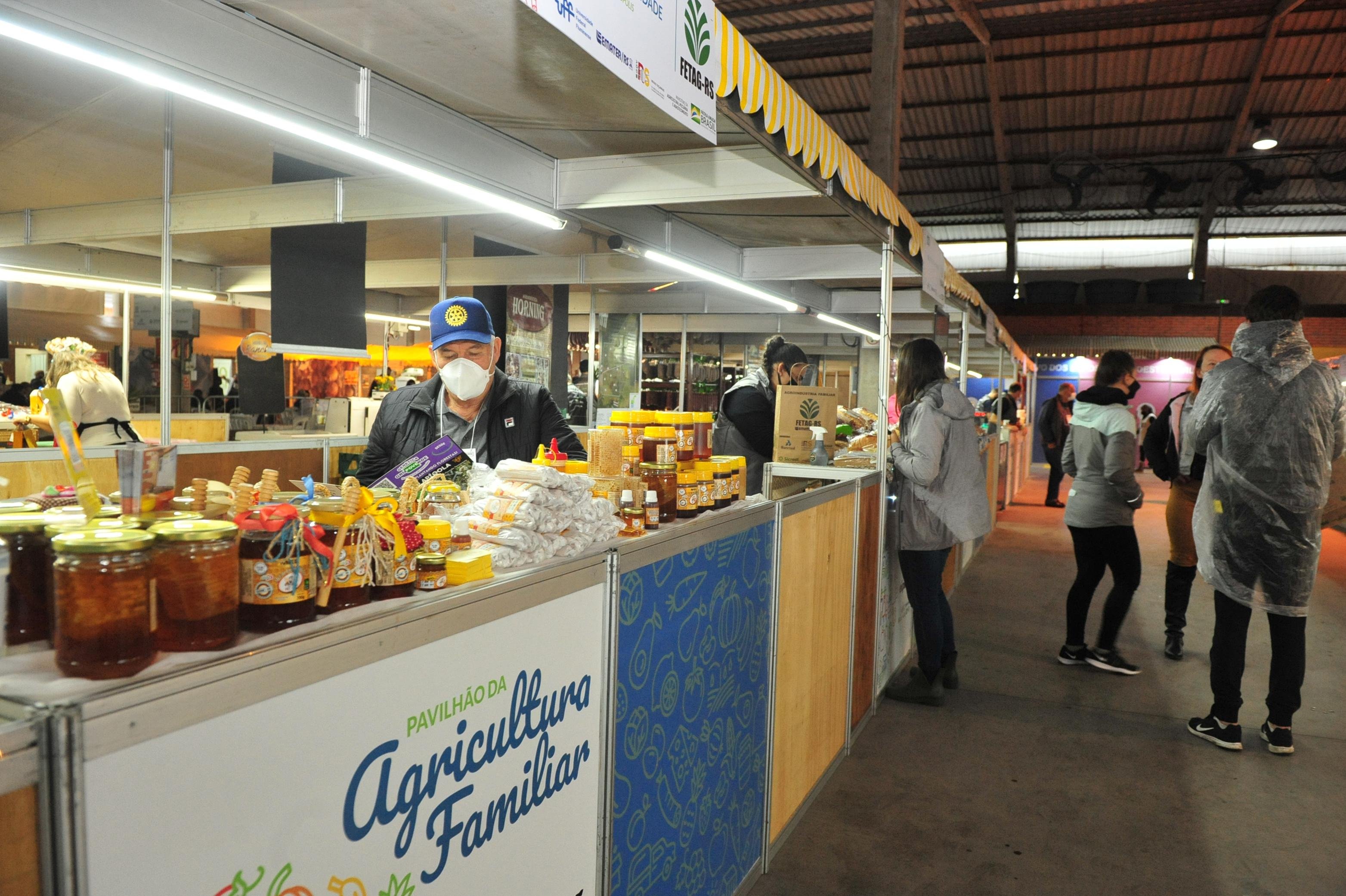 Os produtores vieram de 126 munic&iacute;pios do Rio Grande do Sul, al&eacute;m dos estados de Amap&aacute;, Rio de Janeiro e Minas Gerais.