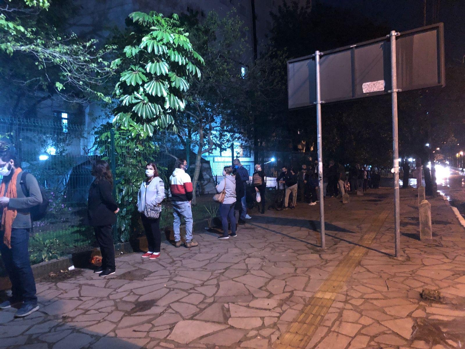 Modelo teve fila na noite desta quarta-feira