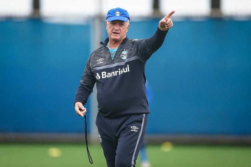 Felip&atilde;o ter&aacute; nome na Cal&ccedil;ada da Fama do Gr&ecirc;mio