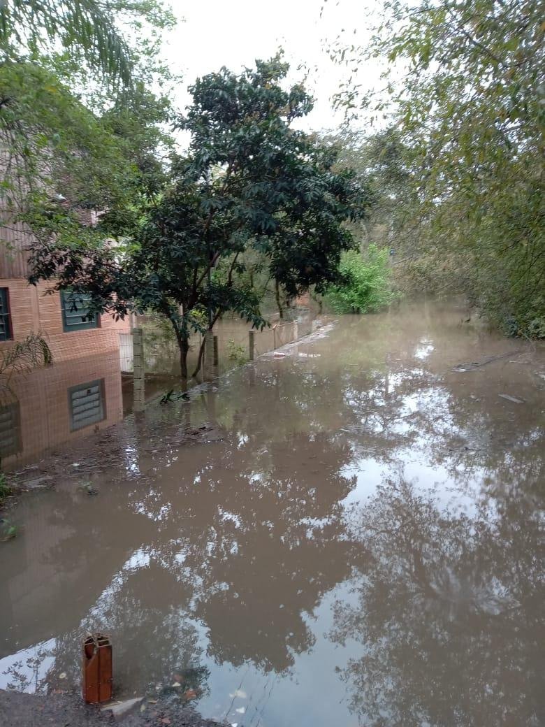 Alta do rio Vacaca&iacute; causa transtornos em Santa Maria