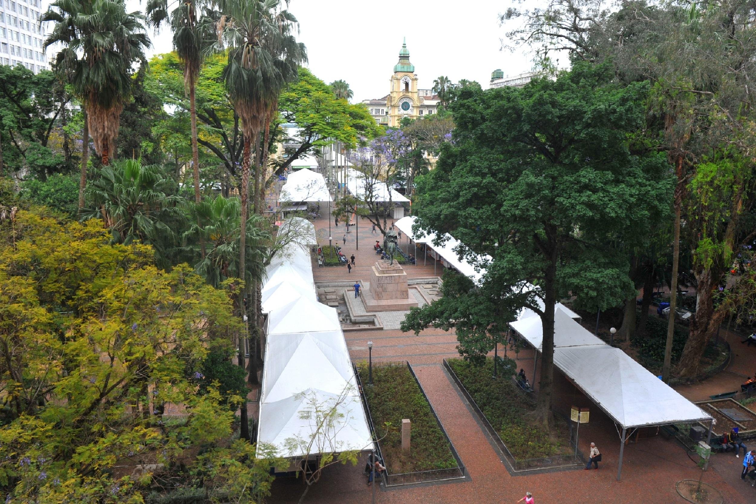 Pra&ccedil;a da Alf&acirc;ndega voltar&aacute; a ter livreiros de 29 de outubro a 15 de novembro