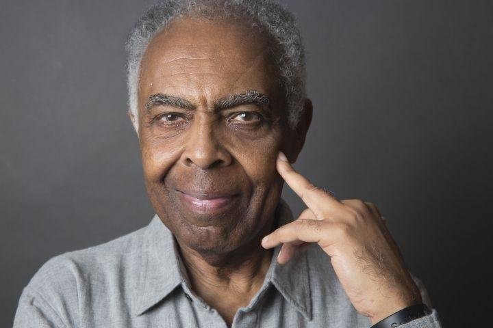 Gilberto Gil abre seu canal no YouTube para uma live musical, a partir das 21h deste s&aacute;bado