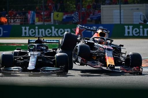 Verstappen causou colis&atilde;o com Hamilton no GP da It&aacute;lia