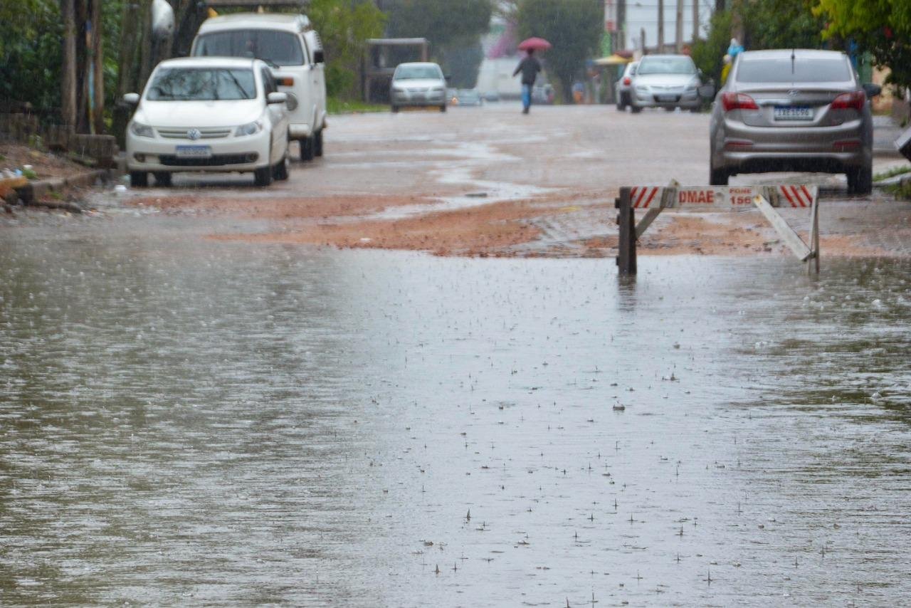 Semana come&ccedil;a com risco de fortes chuvas no RS