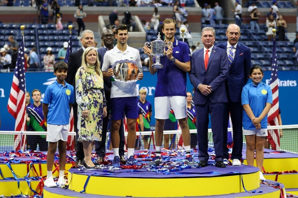 Medvedev venceu por 3 sets a 0
