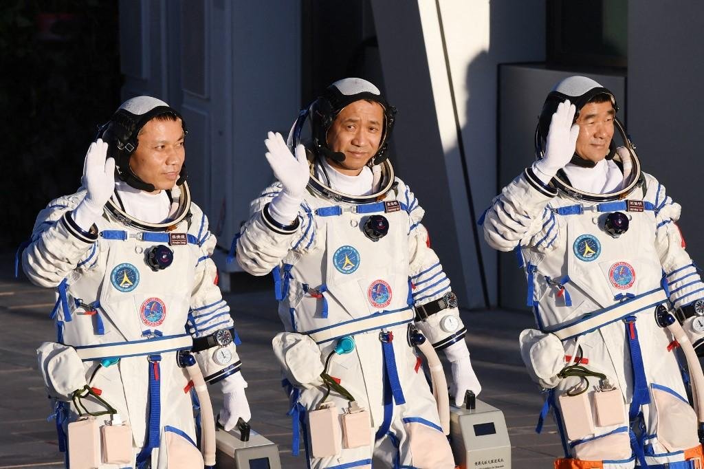 Miss&atilde;o Shenzhou-12 &eacute; a mais longa de astronautas chineses