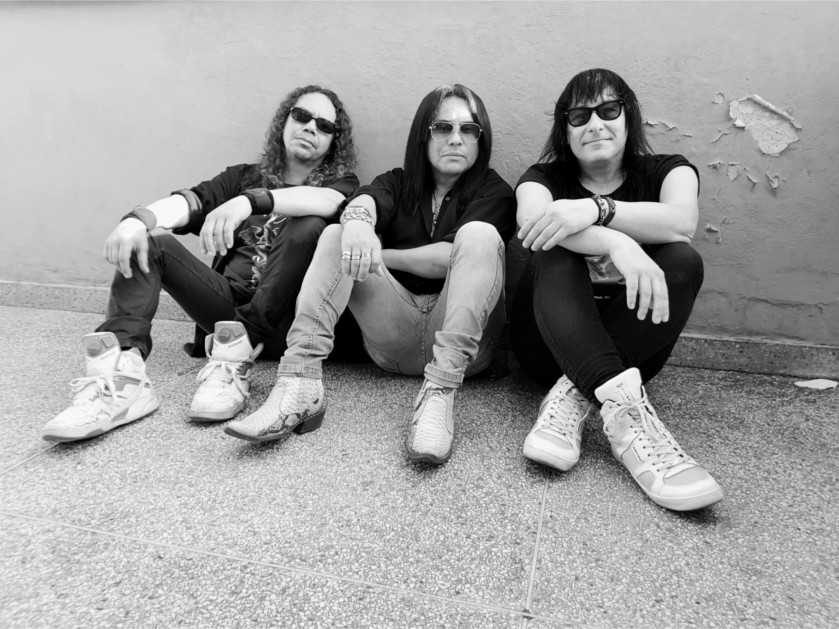 Com nova forma&ccedil;&atilde;o, a banda trabalha na composi&ccedil;&atilde;o e pr&eacute;-produ&ccedil;&atilde;o de seu primeiro &aacute;lbum