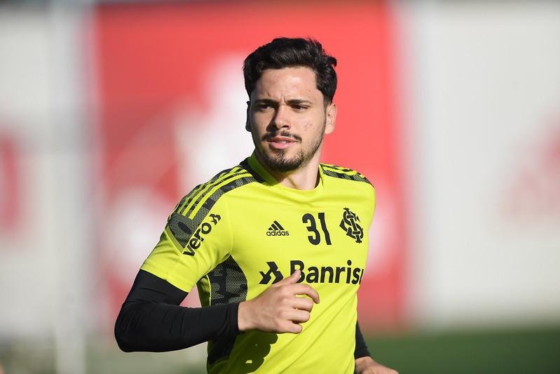 Mauricio comemorou semana cheia para treinar no Inter