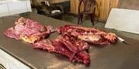 Houve a apreensão de mais de meia tonelada de carne em tese de equino e bovino