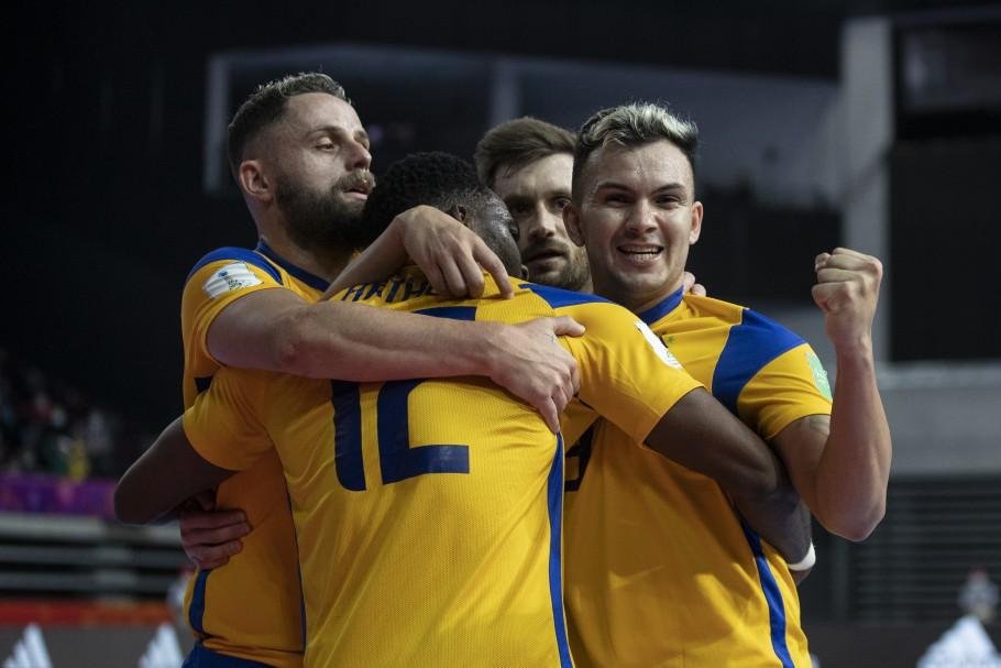 Goleada garantiu 100% de aproveitamento do Brasil na primeira fase da Copa do Mundo de futsal