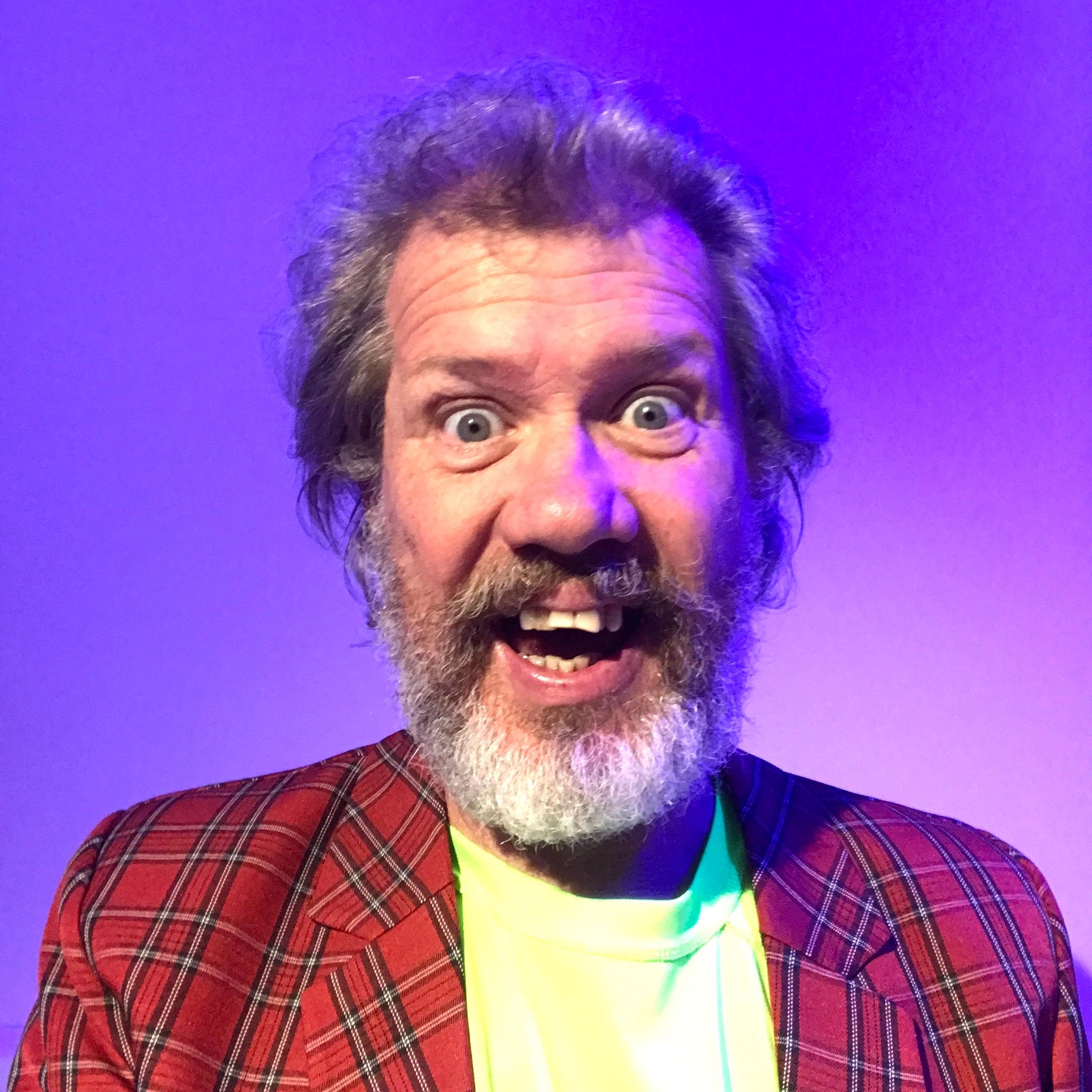 Wander Wildner surgiu para o mundo nos anos 1980 como o vocalista de Os Replicantes