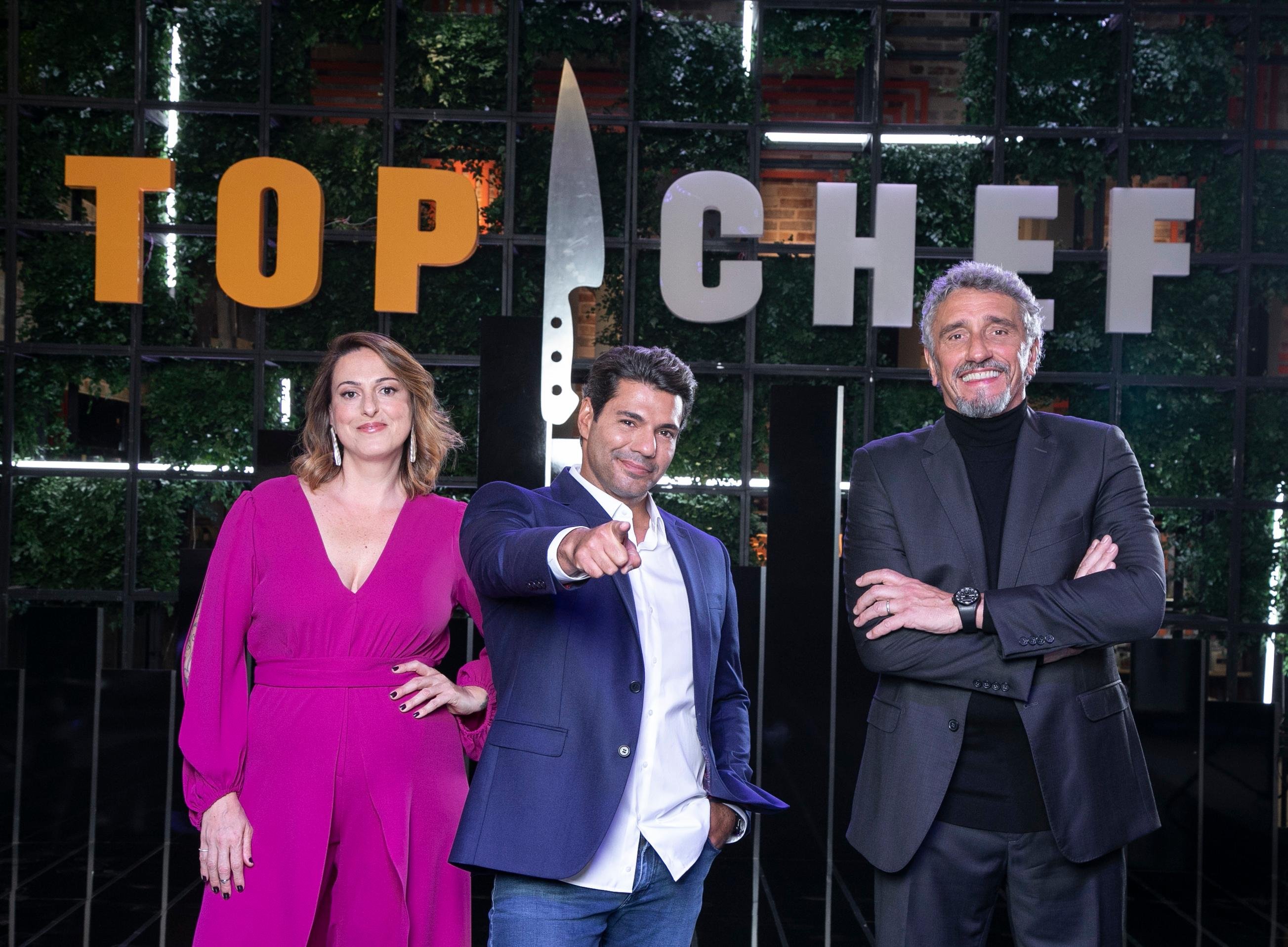 A cr&iacute;tica Ailin Aleixo, apresentador Felipe Bronze e chef Emmanuel Bassoleil no time de jurados