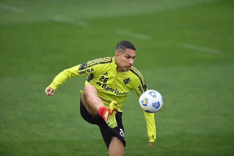 Guerrero &eacute; convocado para rodada tripla das Eliminat&oacute;rias