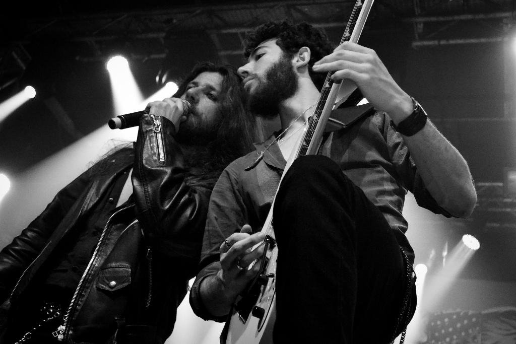 &ldquo;Na&ccedil;&atilde;o de A&ccedil;o&rdquo; mostra a completa sintonia entre o vocalista Cesar Branco e o guitarra e backing vocal Alexsandro Gabrielli