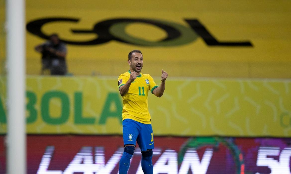 Brasil enfrentar&aacute; Uruguai com p&uacute;blico
