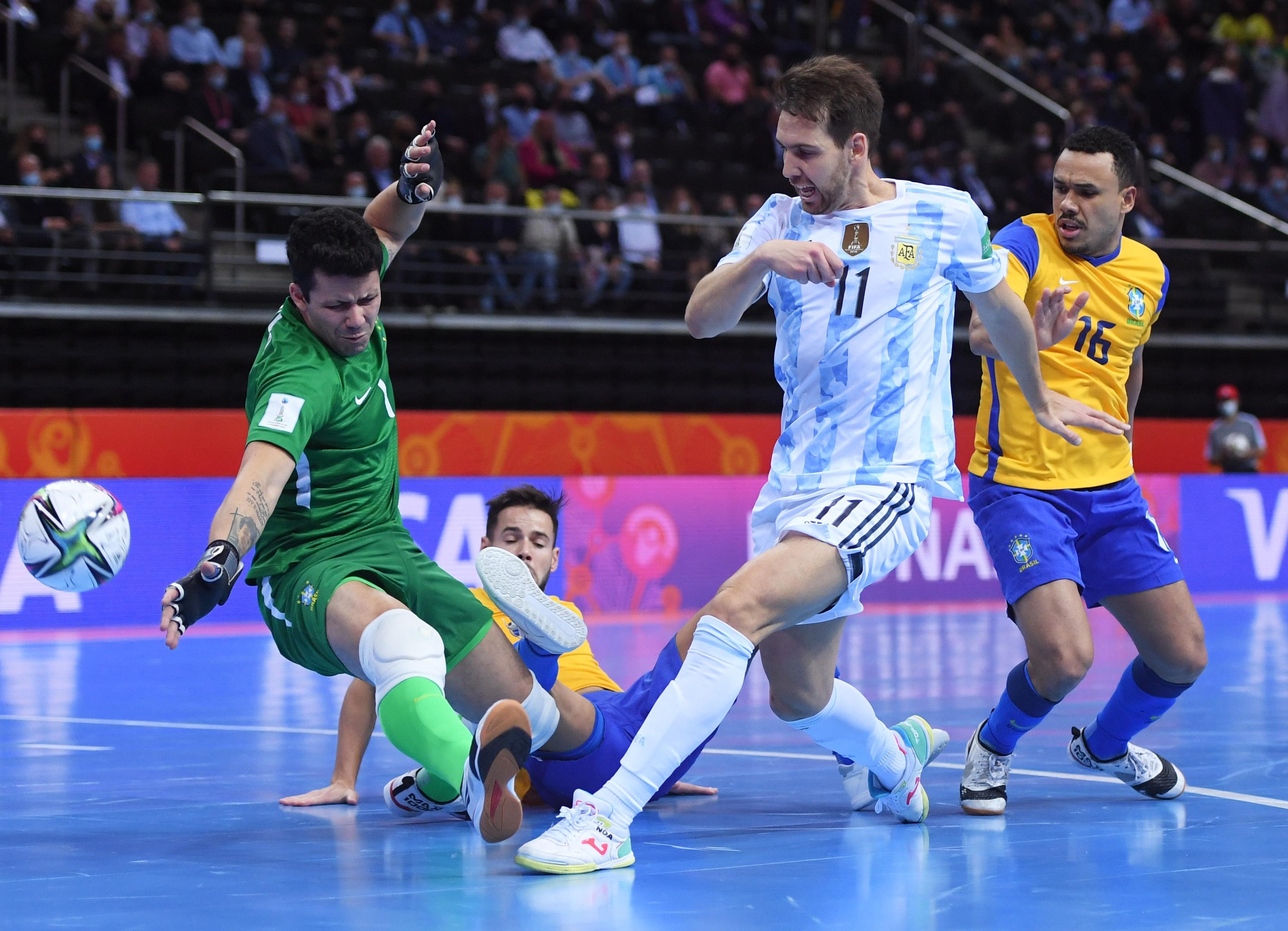 Argentina superou o Brasil e disputar&aacute; o t&iacute;tulo da Copa do Mundo de futsal