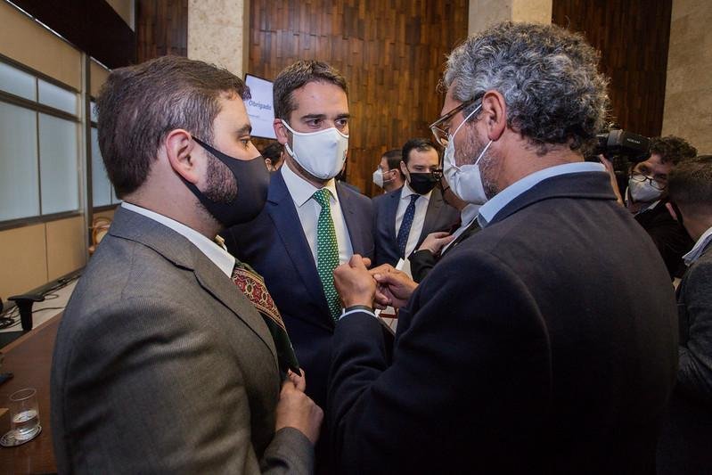 LOA ser&aacute; tema de audi&ecirc;ncia p&uacute;blica na Assembleia. O projeto foi entregue pessoalmente por Leite ao presidente da Casa