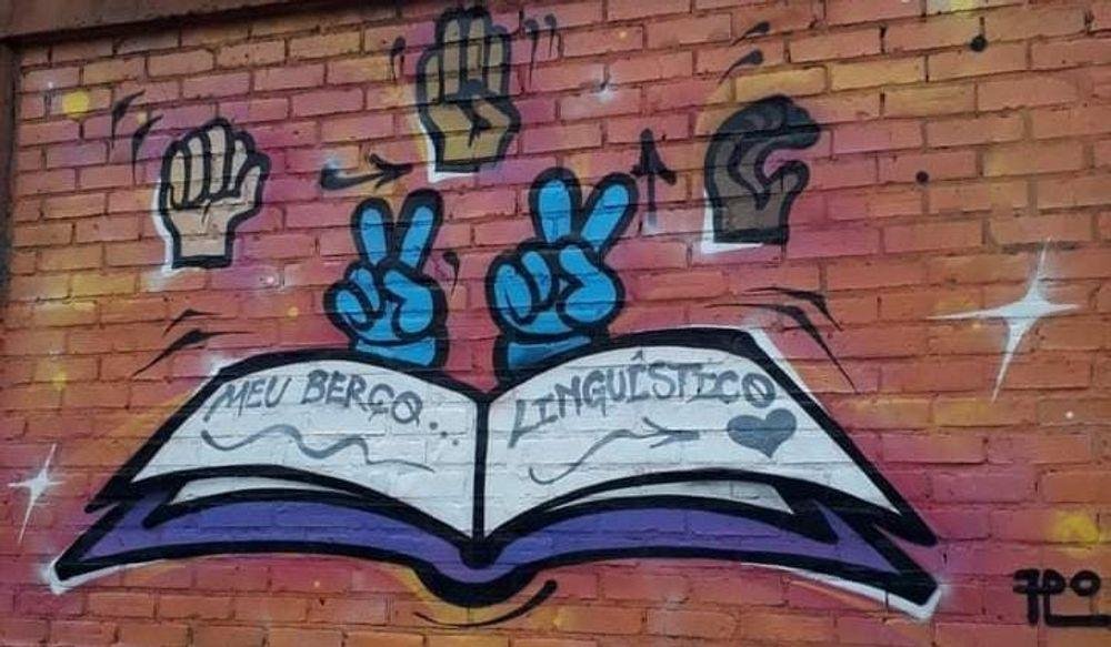 A escola conta com aproximadamente 40 alunos
