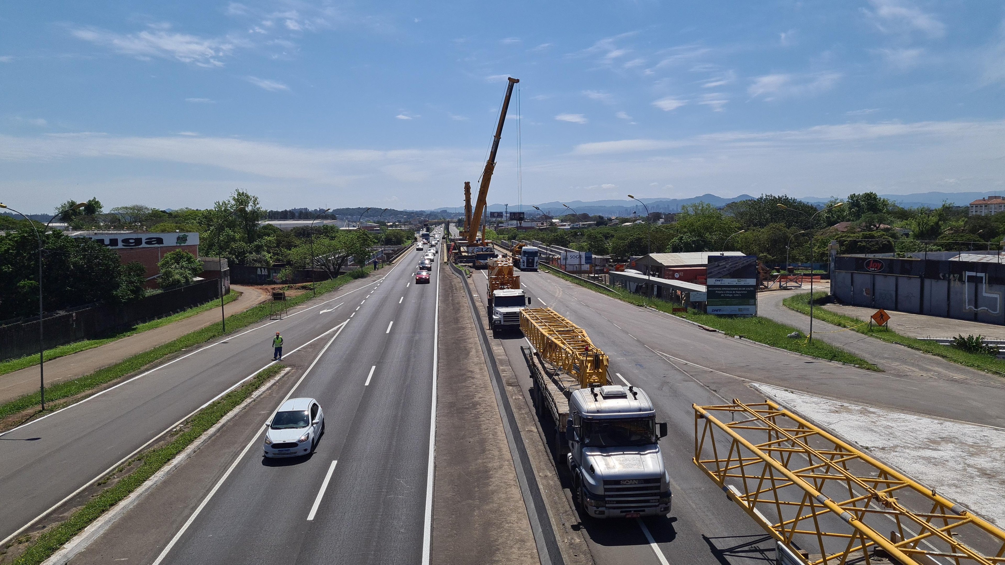 Retirada de desvios ser&aacute; conclu&iacute;da at&eacute; a manh&atilde; desta segunda-feira