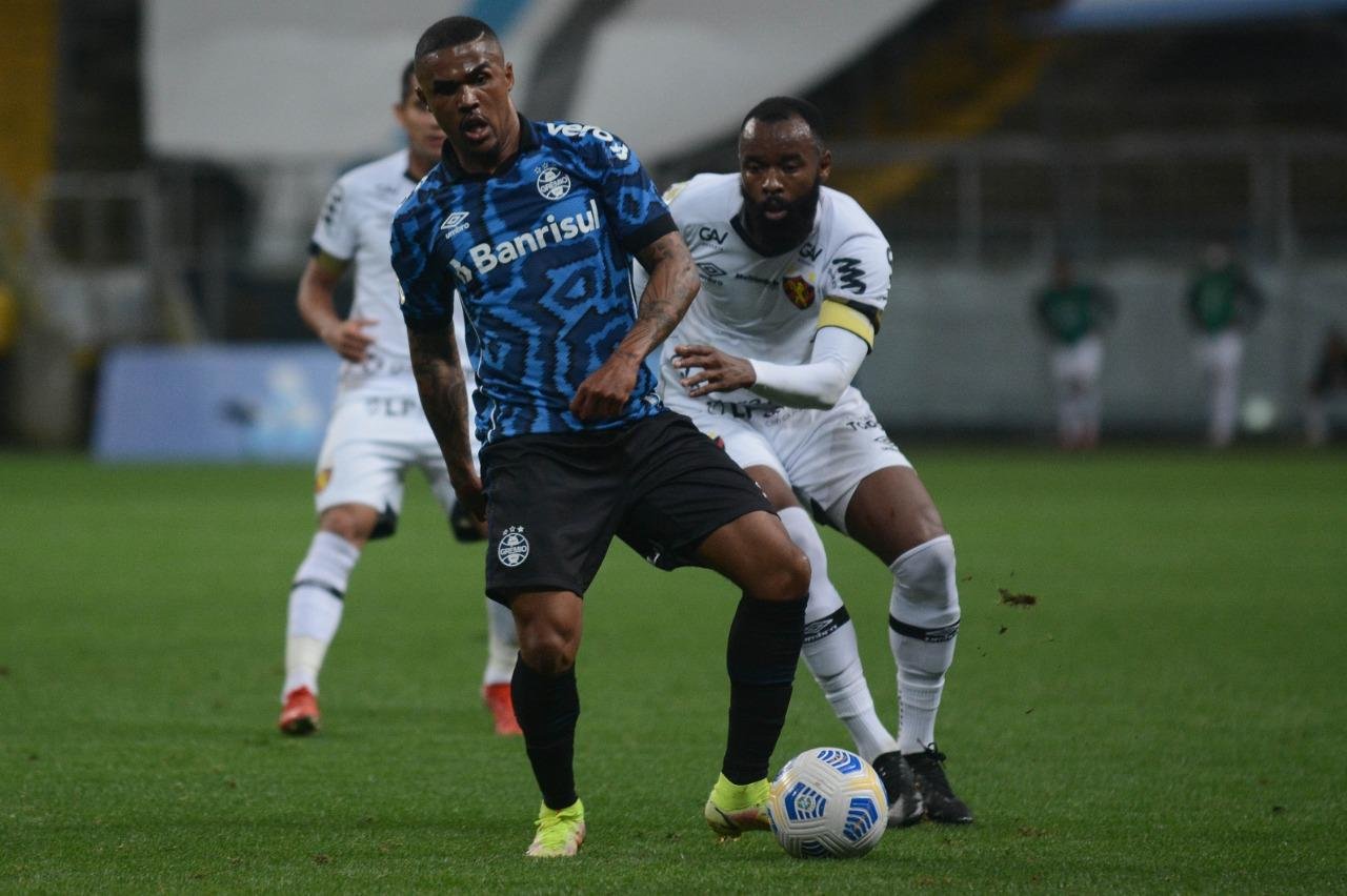 Douglas Costa marcou gola&ccedil;o, mas n&atilde;o impediu derrota para o Sport