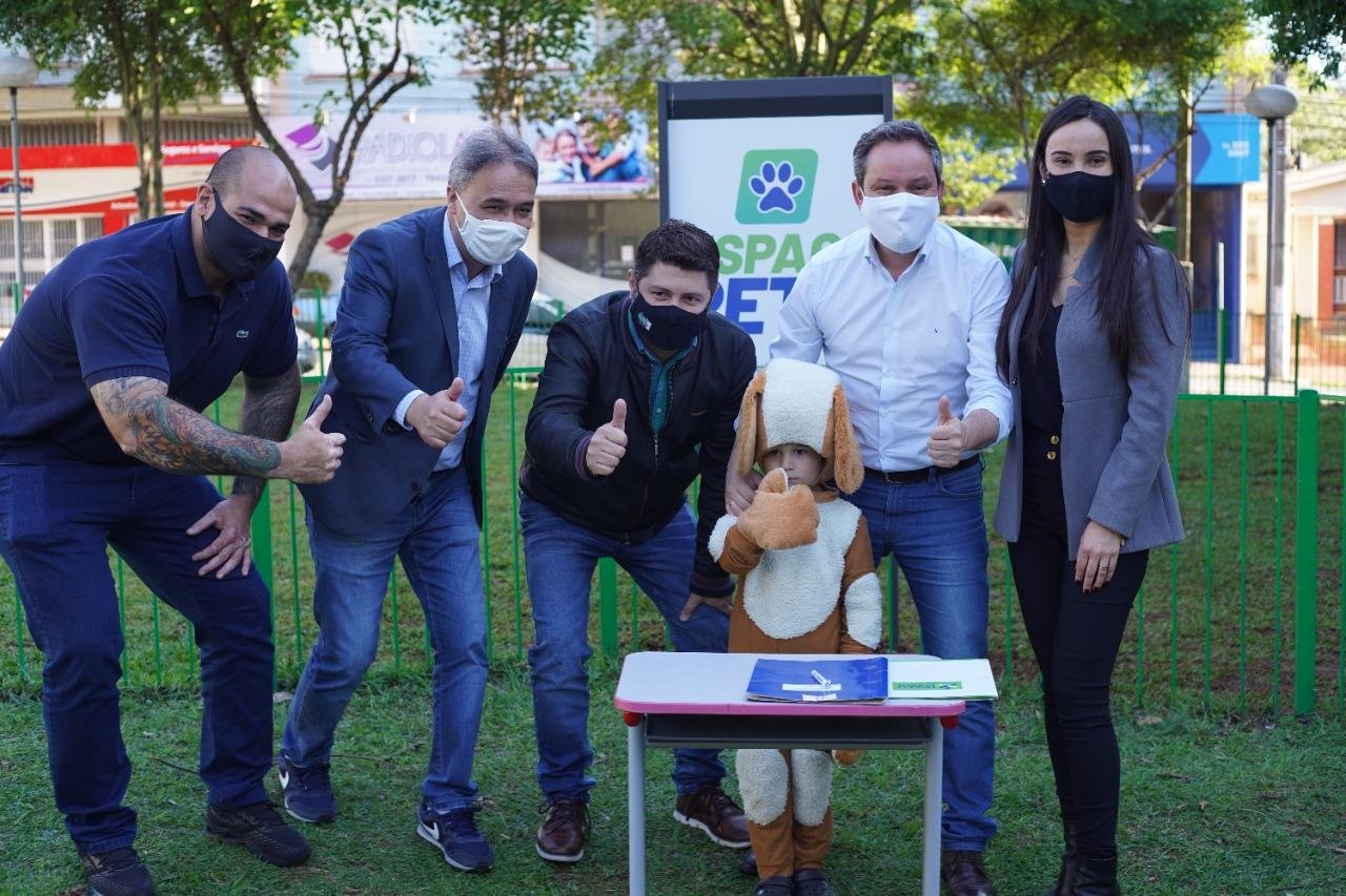 A estrutura foi inaugurada na pra&ccedil;a Capit&atilde;o Jovino