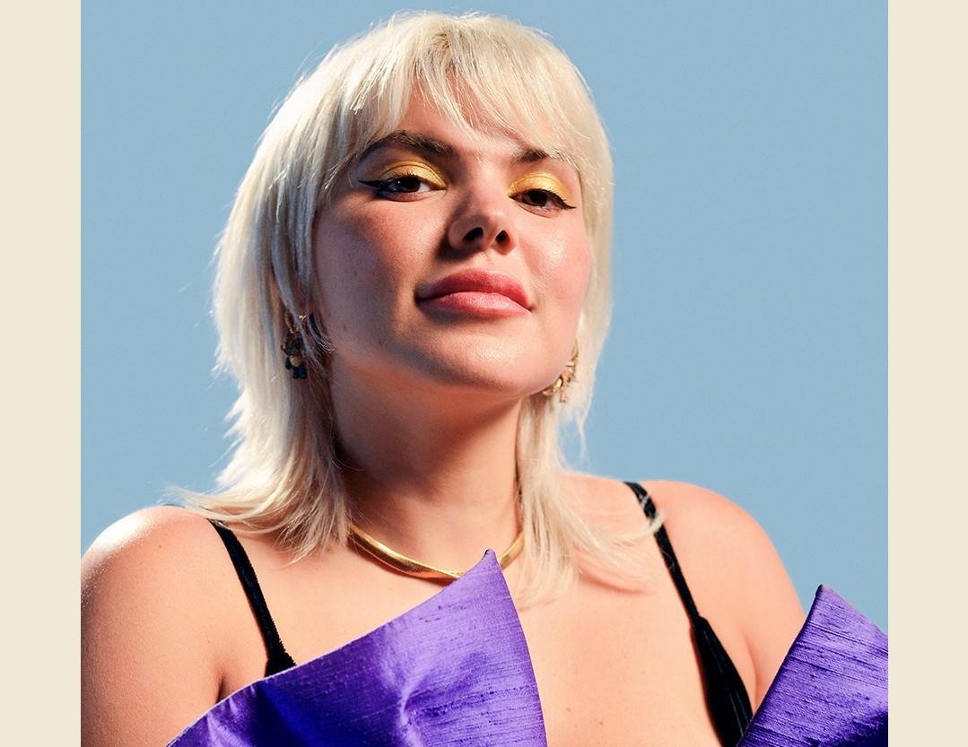 A cantora pernambucana acaba de lan&ccedil;ar parceria com a colombiana Li Saumet, vocalista do Bomba Est&eacute;reo