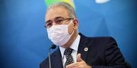 Ministro defende não obrigatoriedade do uso de máscaras em coletiva sobre vacinação em 2022