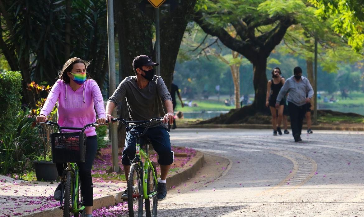 Munic&iacute;pios devem manter exig&ecirc;ncia da m&aacute;scara