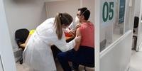 Reforço é oferecido aos profissionais vacinados até 4 de abril