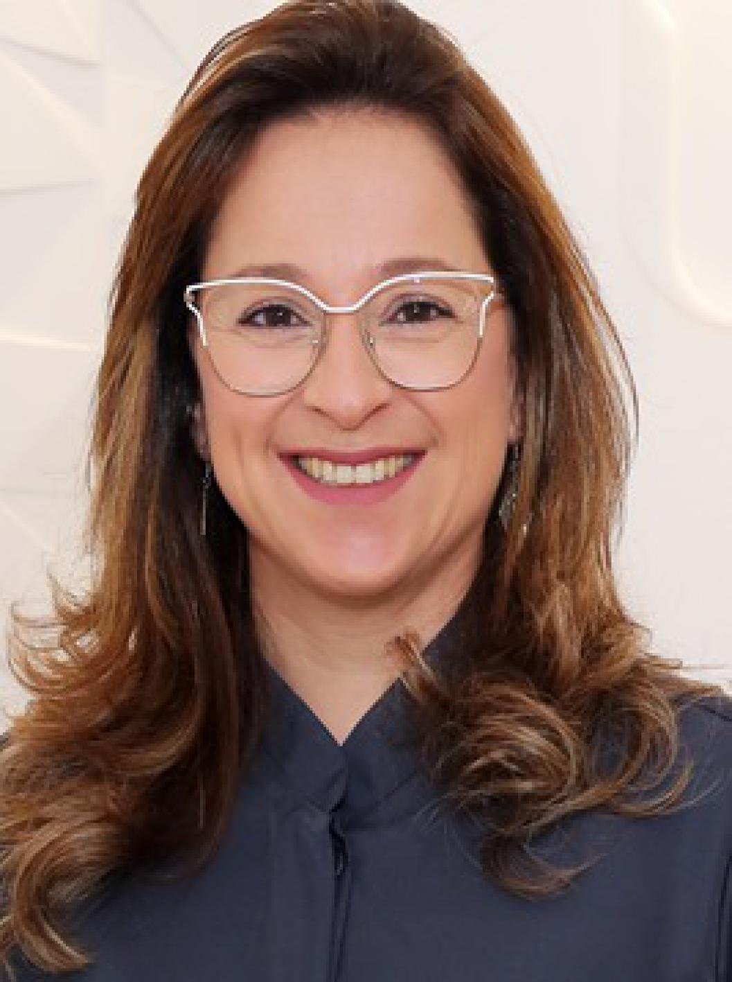 Cirurgi&atilde; dentista Caroline Formolo Dalla Vecchia