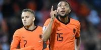 Holanda goleou Gibraltar e lidera grupo nas Eliminatórias