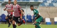Cuiabá dominou o São Paulo, mas não conseguiu marcar gol