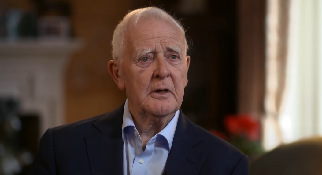 Le Carr&eacute;, cujo verdadeiro nome era David Cornwell, morreu em dezembro, aos 89 anos.