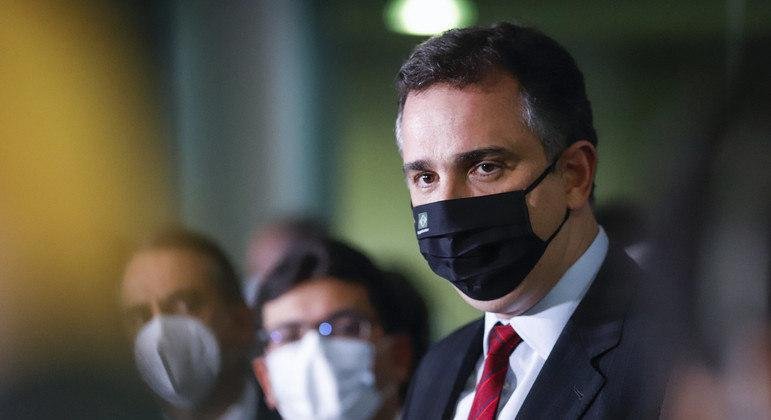 Presidente do Senado diz que vai conversar com o senador Davi Alcolumbre (DEM-AP) para buscar um acordo pela sabatina