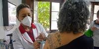 Imunização ocorre em 45 unidades de saúde em Porto Alegre neste sábado