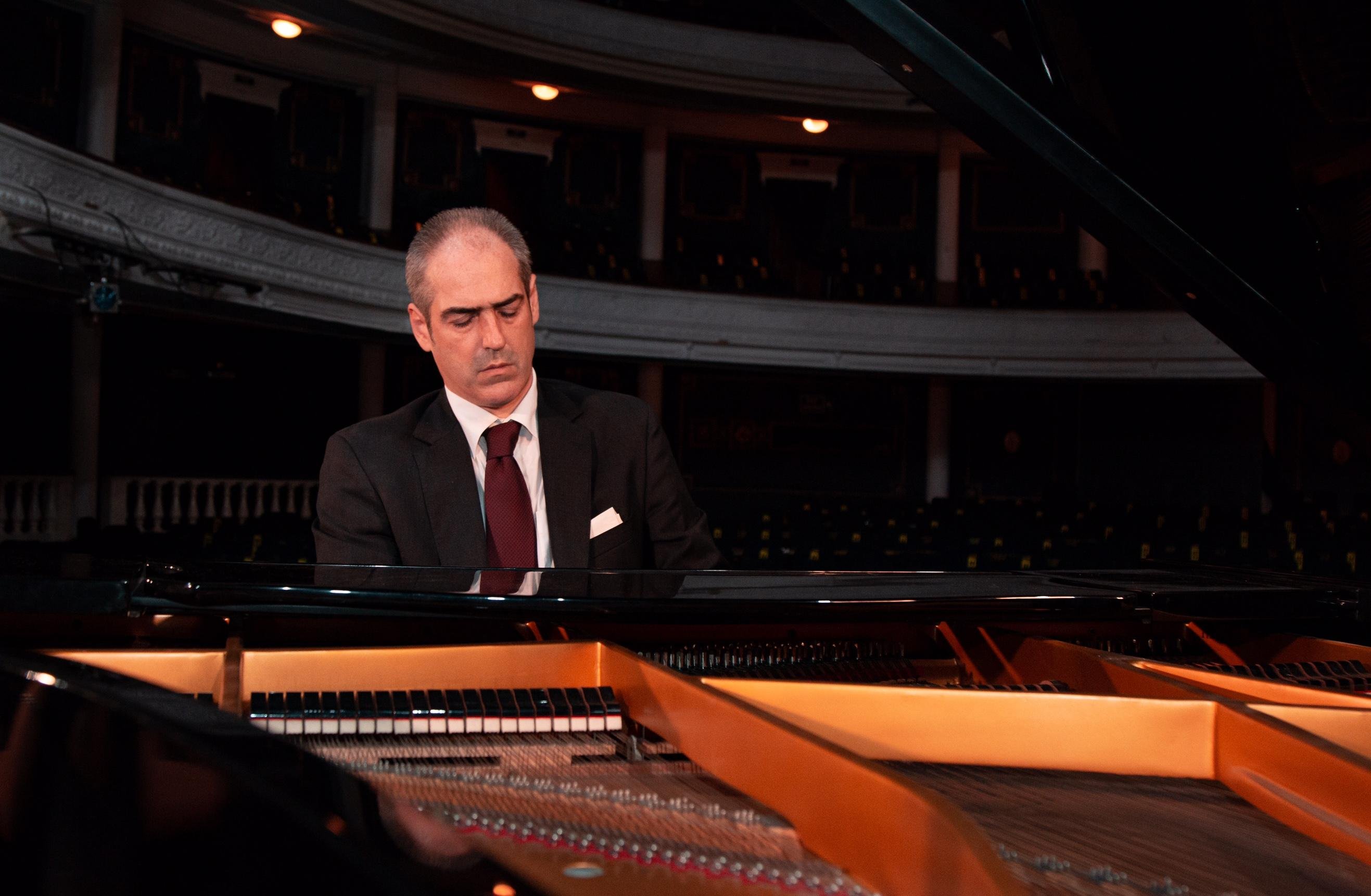 Pianesta tcheco V&aacute;clav Pacl se apresenta no Theatro S&atilde;o Pedro na noite desta quarta-feira
