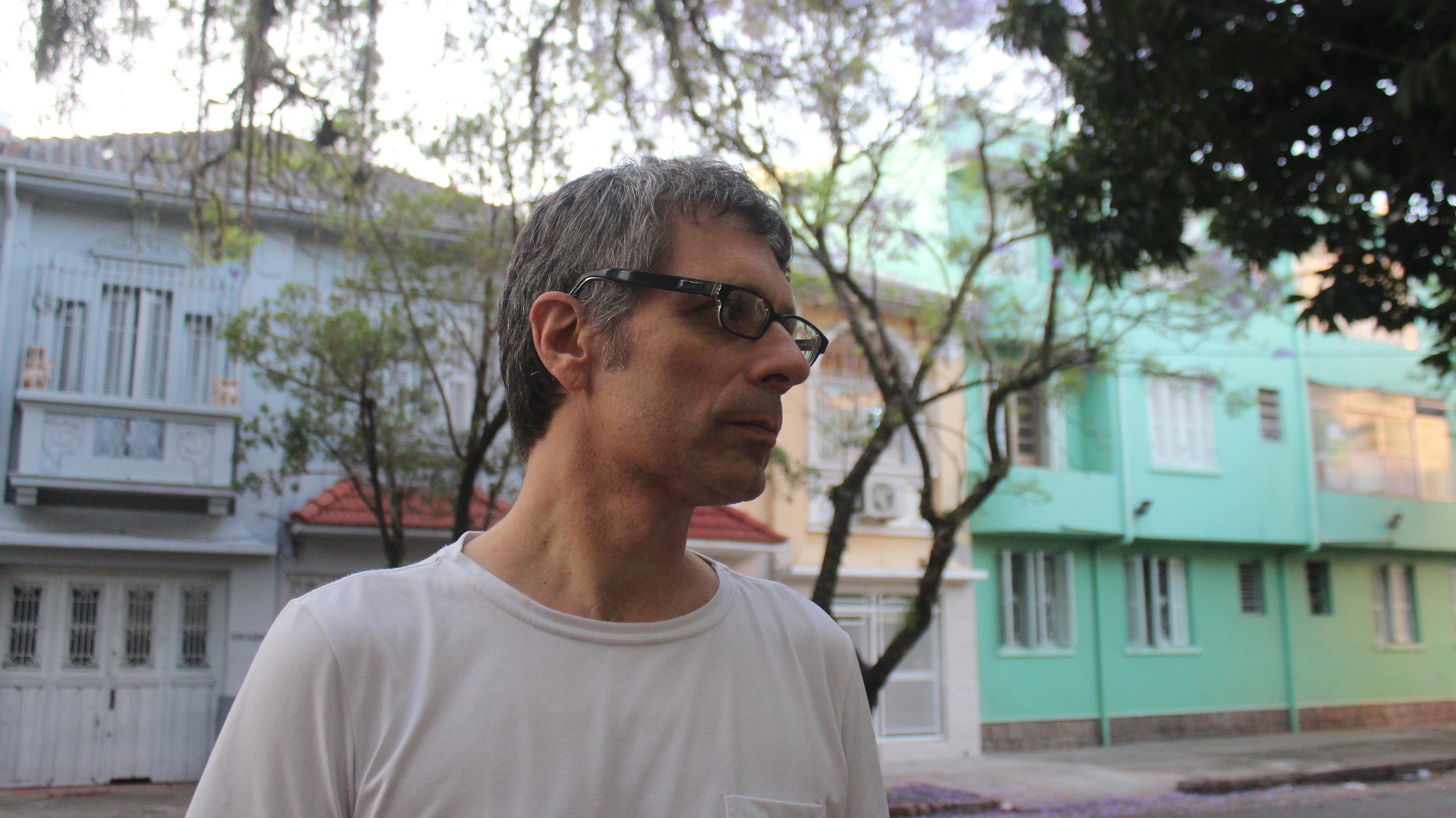 Ricardo Silvestrin &eacute; um dos que disputam o Grenal de poesia nesta quarta pela Sala Libretos no Facebook