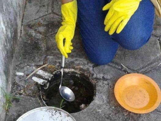 Todos os dep&oacute;sitos de &aacute;gua parada e outros ambientes que possam virar criadouro de mosquito devem ser eliminados