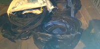 Houve apreensão de 100 quilos de fios e cabos furtados no local