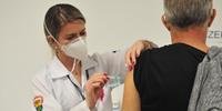 Já a primeira dose da vacina foi aplicada em 71% dos brasileiros