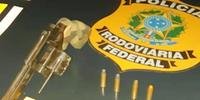 No sábado passado, PRF deteve dois atiradores de pedras com uma arma