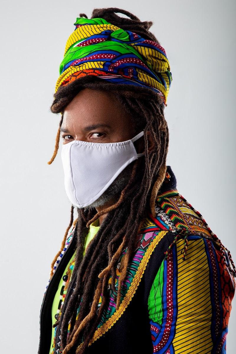 Cantor, compositor e instrumentista Carlinhos Brown