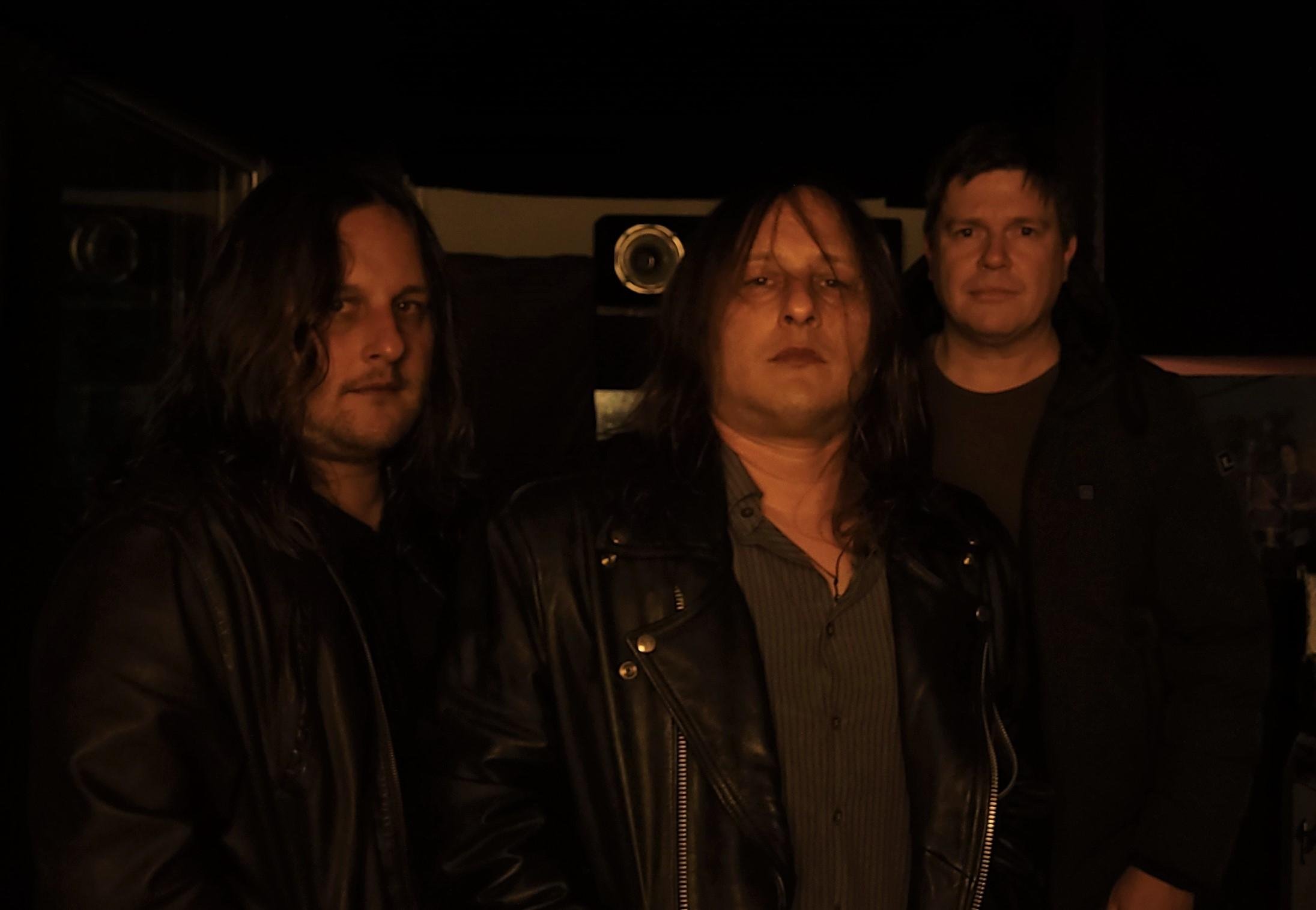 A banda tem como influ&ecirc;ncias nomes do Punk Rock, Thrash Metal e at&eacute; do Grunge