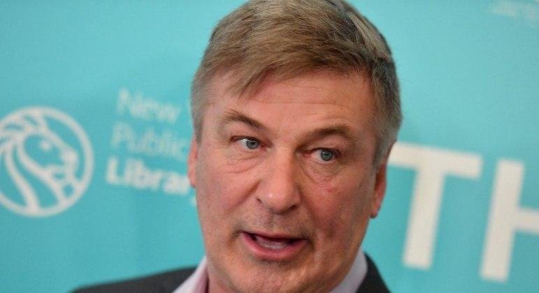 Alec Baldwin matou acidentalmente a diretora de fotografia Halyna Hutchins
