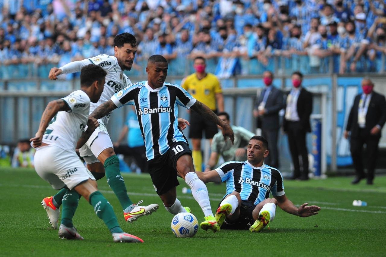 Gr&ecirc;mio tem mais um jogo dif&iacute;cil na tentativa de escapar do rebaixamento